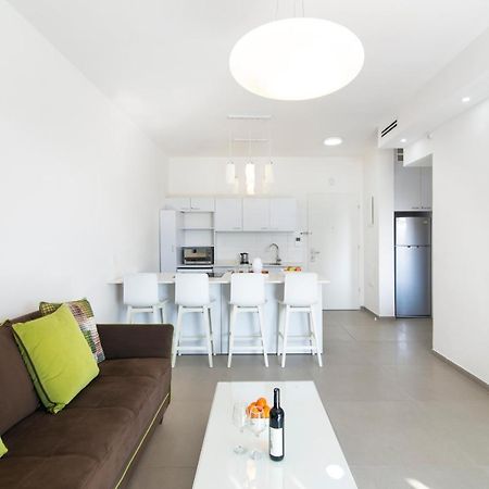 Hilton Bay Apartment With The Shelter Tel-Aviv Extérieur photo