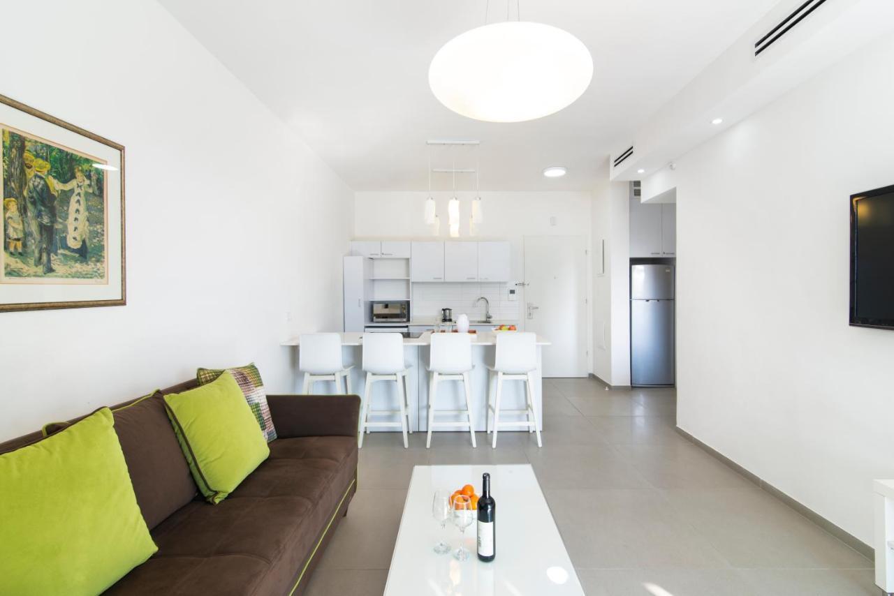 Hilton Bay Apartment With The Shelter Tel-Aviv Extérieur photo
